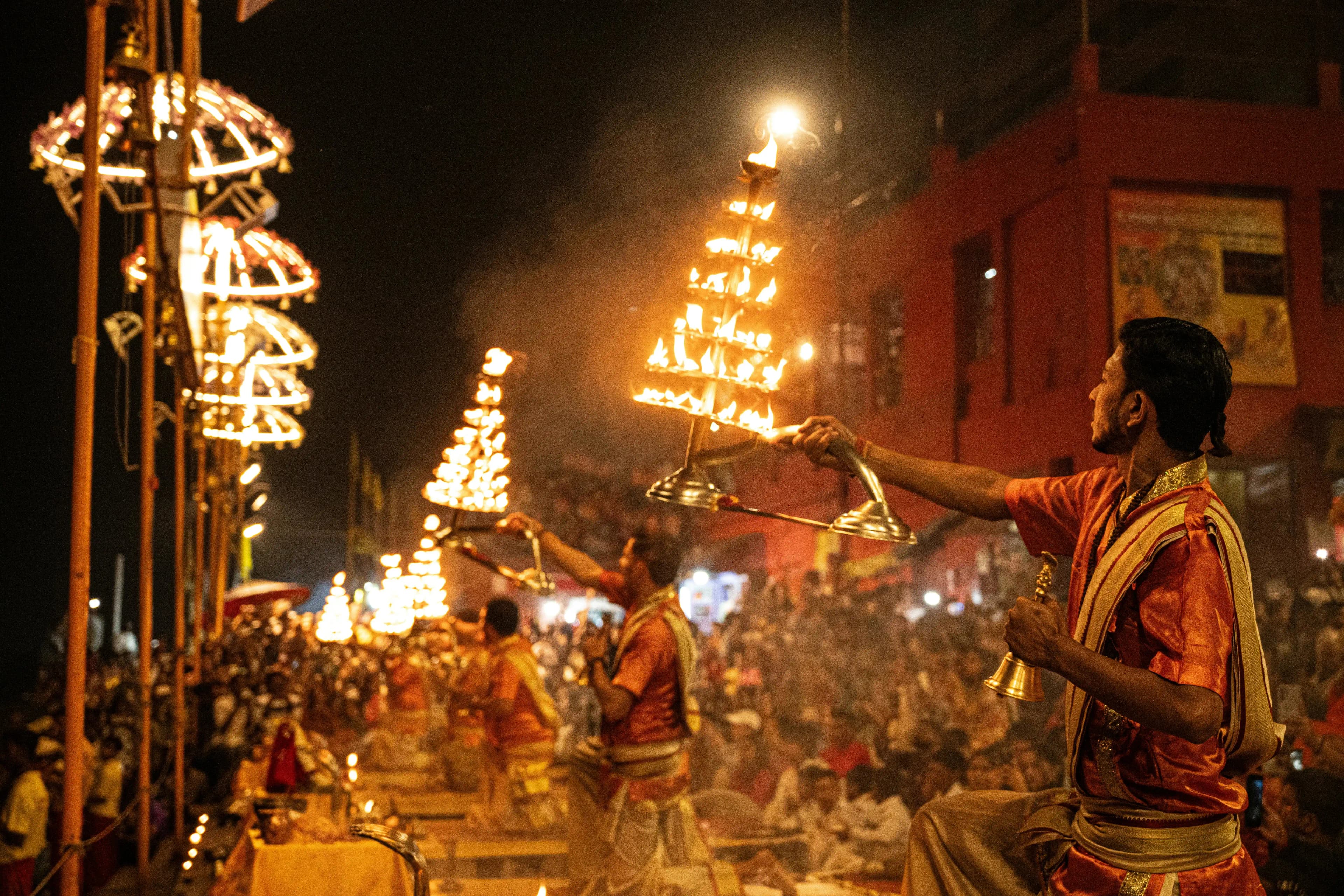 VARANASI CAB SERVICE | The Raj Travel Varanasi VARANASI CAB SERVICE – BEST CAB SERVICE IN VARANASI | The Raj Travel Varanasi